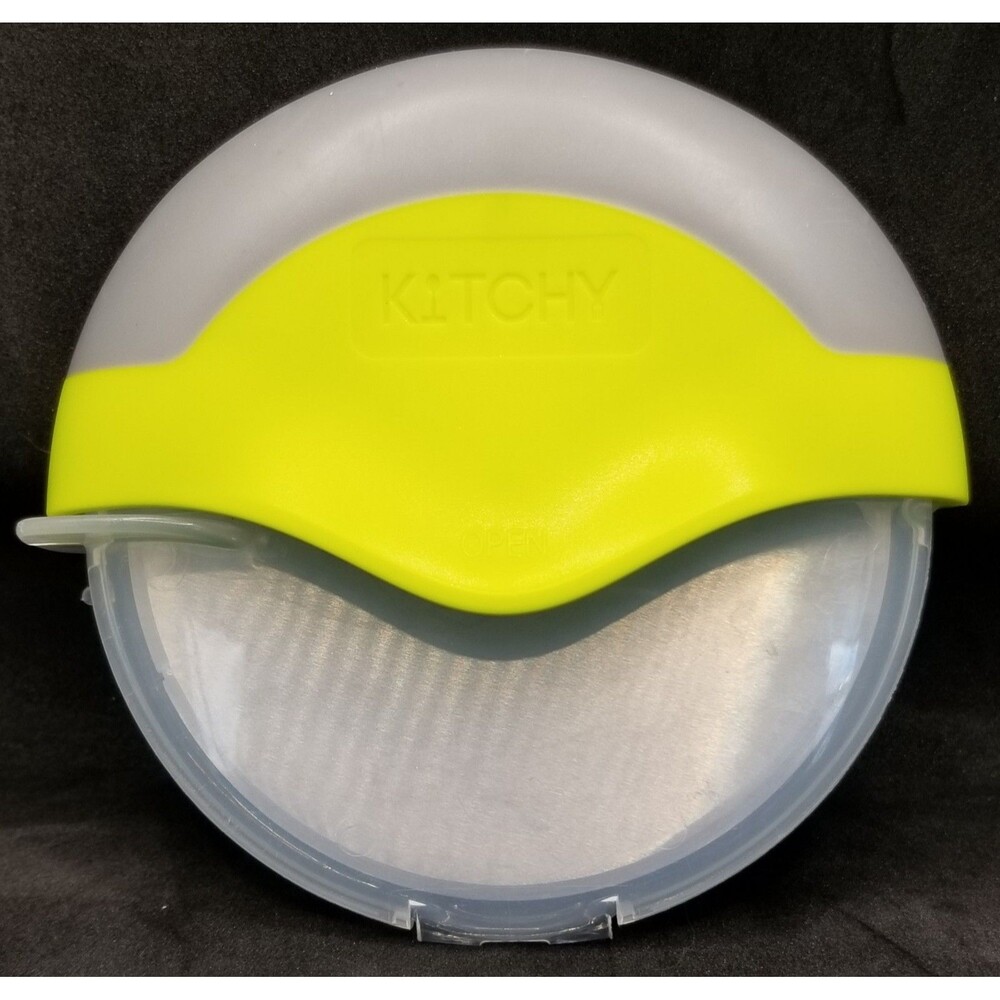 Kitchy Pizza Cutter Wheel with protective sheath